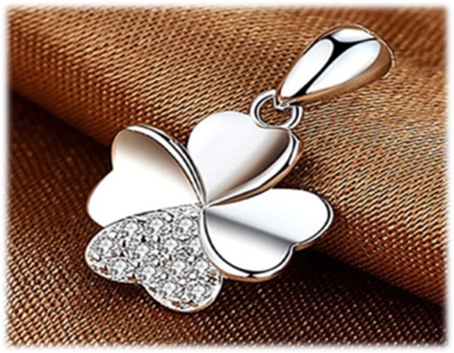 clover-diamantes-heart-pendant-necklace-rising shine-jewellery-jewelry-and-gifts-for-women-girls-present-gift-4